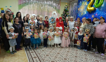 Новогодний утренник в средней группе. Новогодний утренник в средней группе.