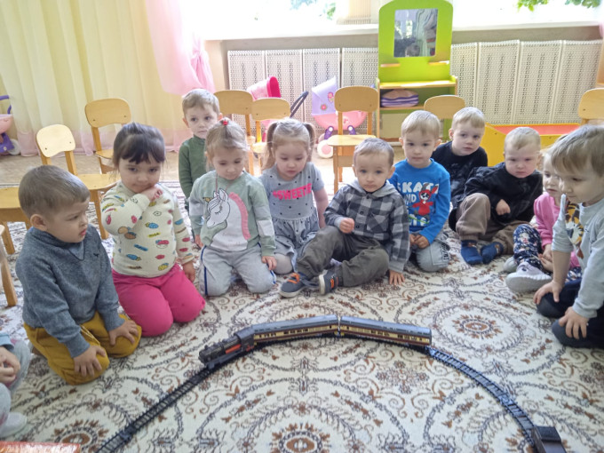 Месячник «Уступи дорогу поездам» Месячник «Уступи дорогу поездам».